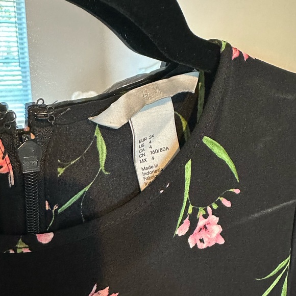 H&M - Picture 3 of 3